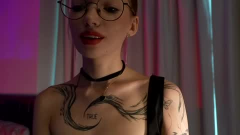 LinaVelle online show from 05.15.26