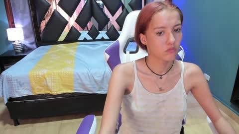 Snapshot of linda4petite chatting on 12.26.24 Linda online show from 12.26.24
