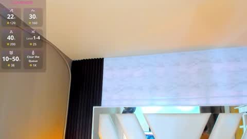 Snapshot of linda4petite chatting on 11.18.25 Linda online show from 11.18.25