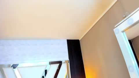 Snapshot of linda4petite chatting on 11.29.25 Linda online show from 11.29.25