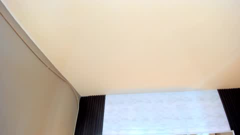 Snapshot of linda4petite chatting on 12.02.25 Linda online show from 12.02.25