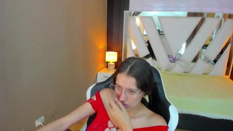  Linda  online show from 04.15.26