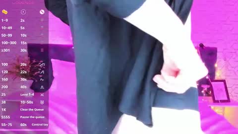 Snapshot of linda__bryant chatting on 12.24.24 Linda GMT2 Mon Tu Fri Sa Su 0300am-1000 am online show from 12.24.24