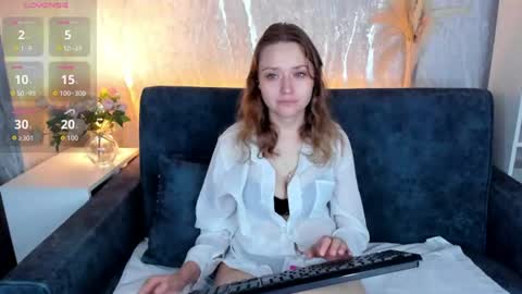 Snapshot of linda__bryant chatting on 07.26.26 Linda GMT2 Mon Tu Fri Sa Su 0300am-1000 am online show from 07.26.26