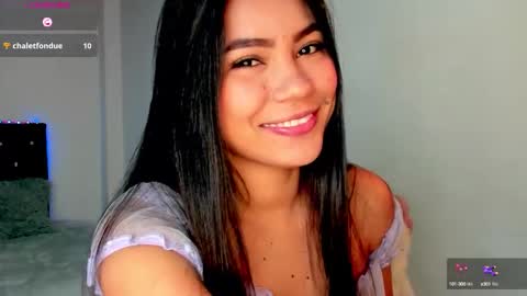 Snapshot of linda_alana chatting on 10.16.25 Alana online show from 10.16.25