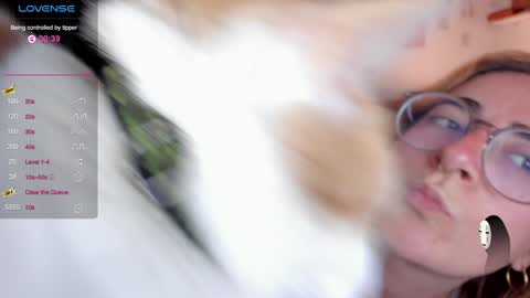 Giggles  online show from 01.28.25