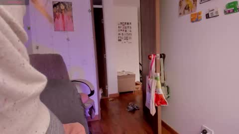 Giggles  online show from 10.02.25