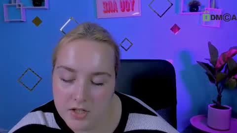 linda_lynx online show from 07.19.26