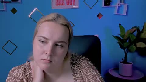 linda_lynx online show from 07.20.26
