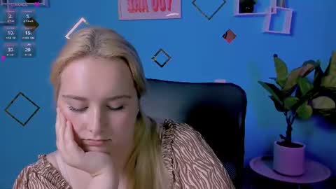 linda_lynx online show from 07.20.26