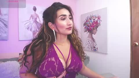 Maria Paula online show from 10.22.25
