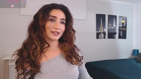Maria Paula online show from 04.25.26