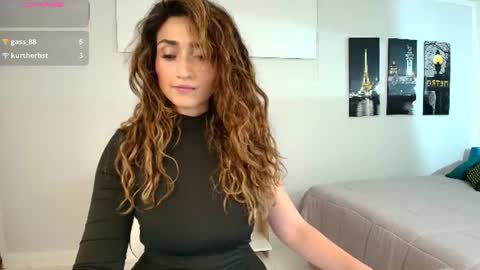 Maria Paula online show from 06.26.26