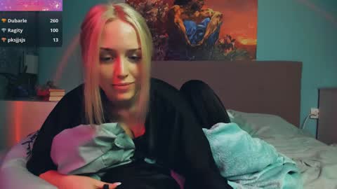 Snapshot of linda_roxy chatting on 12.05.24 Linda online show from 12.05.24