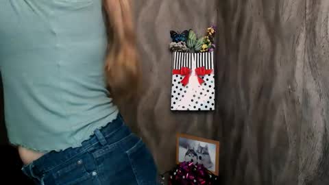 Snapshot of linda_s_ chatting on 09.27.25 Linda online show from 09.27.25