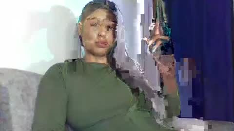 Snapshot of linda_sanchez chatting on 09.14.25 linda online show from 09.14.25