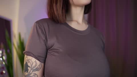 Snapshot of linda_warners chatting on 12.17.24 Call me Linda online show from 12.17.24