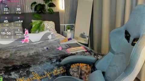 Linda Zefir online show from 05.15.26