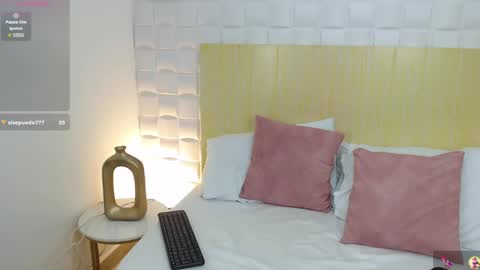 Snapshot of lindaa_natashaa chatting on 02.11.25 L I N D A online show from 02.11.25