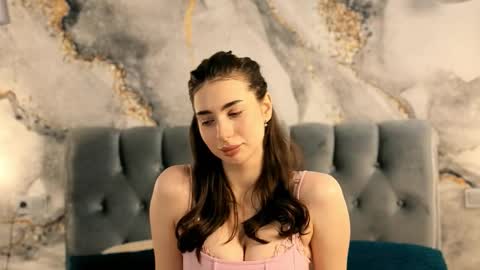 lili online show from 10.22.25