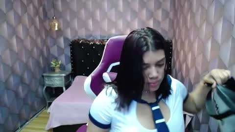 Snapshot of lindabreexlove chatting on 12.17.24    online show from 12.17.24
