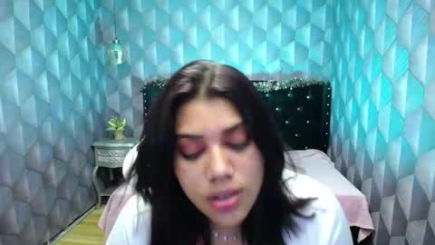 Snapshot of lindabreexlove chatting on 12.18.24    online show from 12.18.24