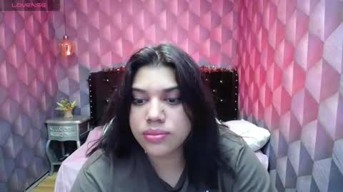 Snapshot of lindabreexlove chatting on 12.26.24    online show from 12.26.24