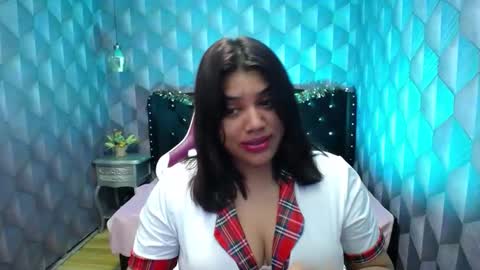 Snapshot of lindabreexlove chatting on 12.31.24    online show from 12.31.24