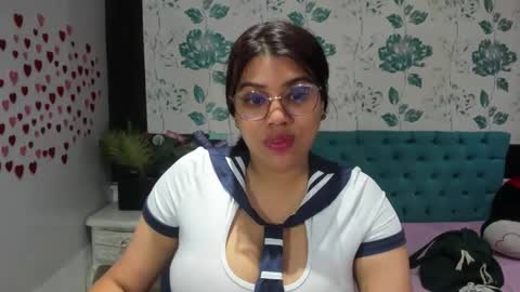 Snapshot of lindabreexlove chatting on 01.17.25    online show from 01.17.25