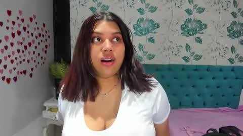 Snapshot of lindabreexlove chatting on 01.22.25    online show from 01.22.25