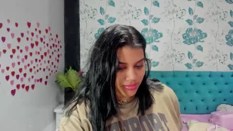 Snapshot of lindabreexlove chatting on 02.06.25    online show from 02.06.25