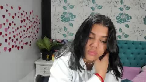Snapshot of lindabreexlove chatting on 02.17.25    online show from 02.17.25