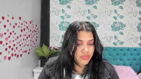Snapshot of lindabreexlove chatting on 02.18.25    online show from 02.18.25