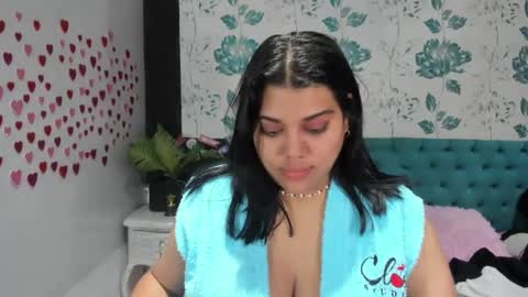 Snapshot of lindabreexlove chatting on 02.18.25    online show from 02.18.25