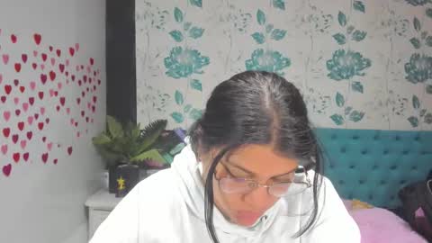 Snapshot of lindabreexlove chatting on 02.28.25    online show from 02.28.25