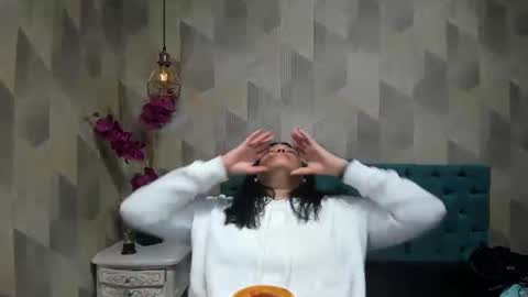 Snapshot of lindabreexlove chatting on 09.26.25    online show from 09.26.25
