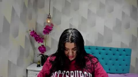 Snapshot of lindabreexlove chatting on 10.12.25    online show from 10.12.25