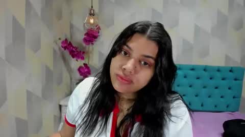 Snapshot of lindabreexlove chatting on 10.21.25    online show from 10.21.25