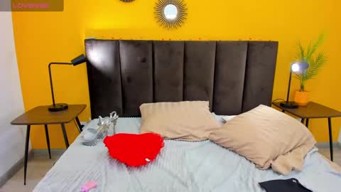 Snapshot of lindainsatiable chatting on 02.13.25 Linda online show from 02.13.25