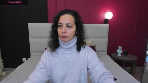 Snapshot of lindainsatiable chatting on 09.29.25 Linda online show from 09.29.25