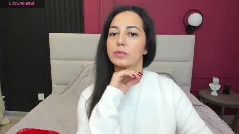 Snapshot of lindainsatiable chatting on 10.02.25 Linda online show from 10.02.25