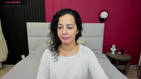 Snapshot of lindainsatiable chatting on 10.13.25 Linda online show from 10.13.25