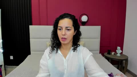 Snapshot of lindainsatiable chatting on 10.18.25 Linda online show from 10.18.25