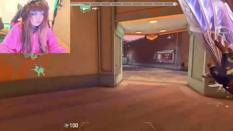 Snapshot of linddamortt chatting on 02.24.25 CatalinaANIDEA online show from 02.24.25