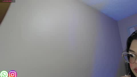 Snapshot of lindsay_sweet24 chatting on 12.20.25 ana online show from 12.20.25