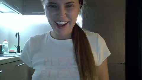 Snapshot of lindsisecret chatting on 10.25.25 Anna online show from 10.25.25