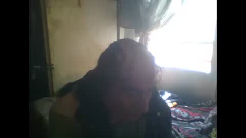 Snapshot of linseyyy chatting on 02.08.25 belledelfyyy online show from 02.08.25