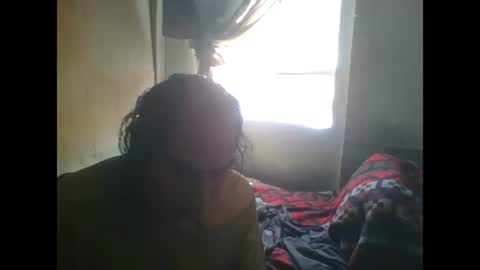 Snapshot of linseyyy chatting on 02.12.25 belledelfyyy online show from 02.12.25