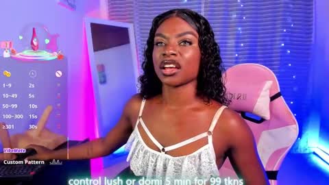 Snapshot of linsyadams chatting on 09.10.25     online show from 09.10.25