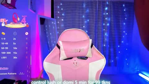 Snapshot of linsyadams chatting on 10.14.25     online show from 10.14.25